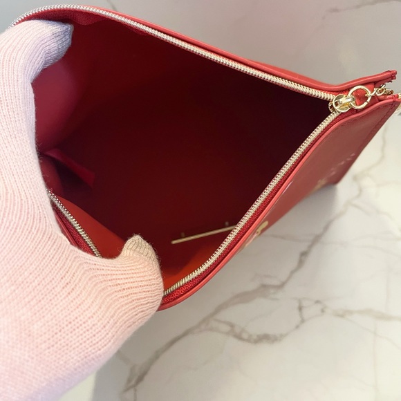 LANCOME Year of the Dragon Toiletry Bag - Picture 5 of 5